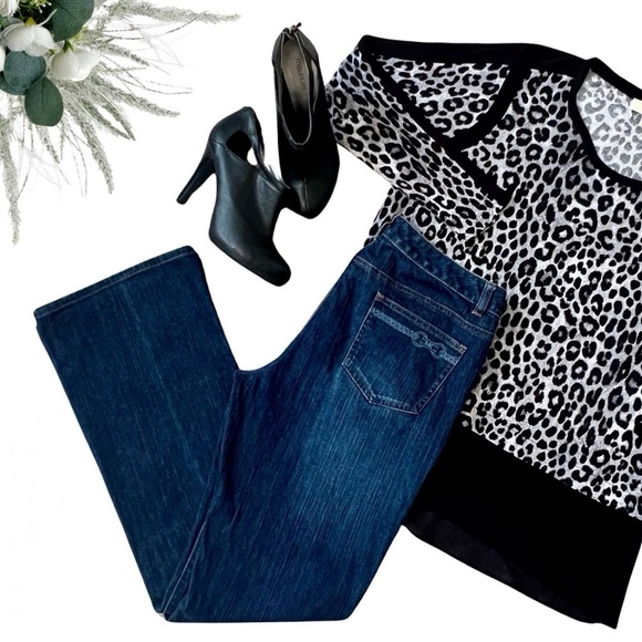 Michael Kors Jeans Mid Rise Boot Cut Medium Blue Wash Women’s Denim 10 - Picture 3 of 16